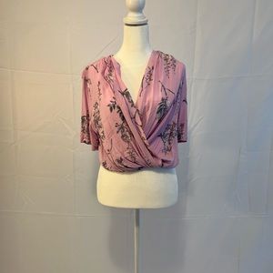 Beautiful blouse in great condition, worn one time.